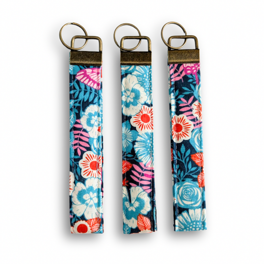 Handmade fabric pouches, Handmade pouches, Fabric pouches, Hand-sewn pouches, Quilted fabric pouches, Handcrafted fabric bags, Reusable fabric pouches, Small fabric pouches, Travel fabric pouches, handmade fabric key fobs, fabric key fobs
