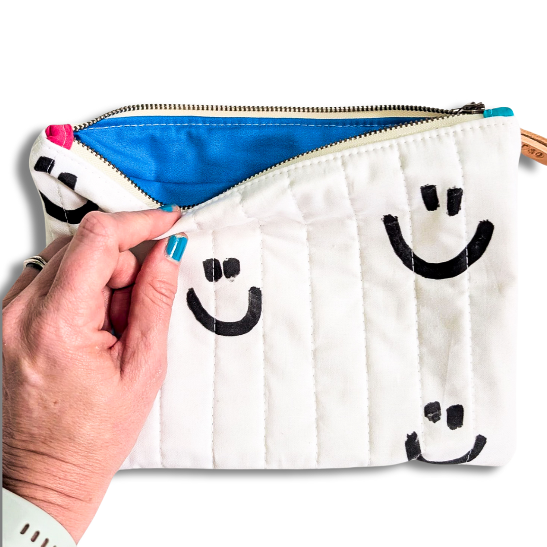 The Smiley Pouch